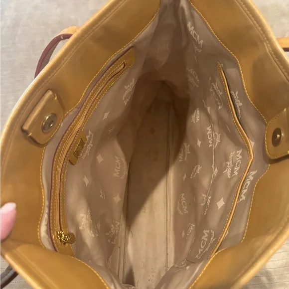 MCM Beige Logo Tote. - Picture 3 of 7